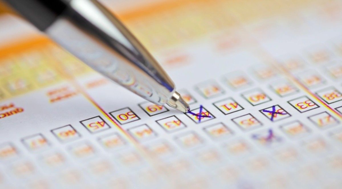 Sweet Revenge: Woman Wins Lottery Jackpot After Husband Leaves Her for Best Friend