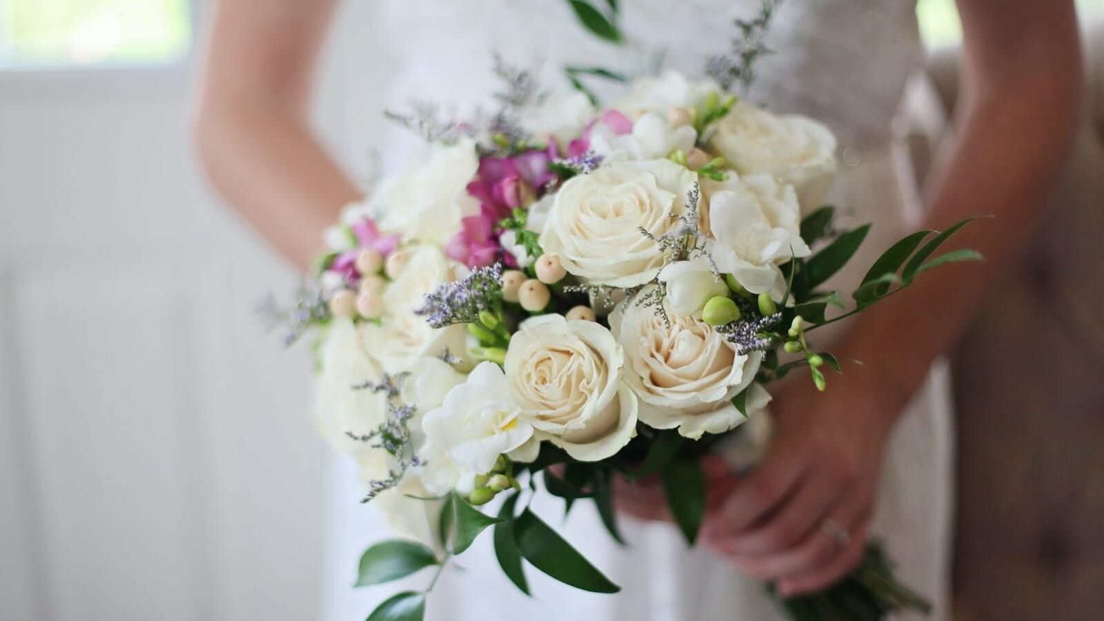 bride holding a bouquet