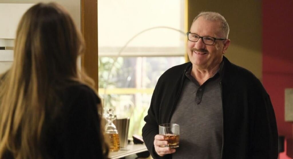 Modern Family Jay Pritchett and Gloria Pritchett have a conversation