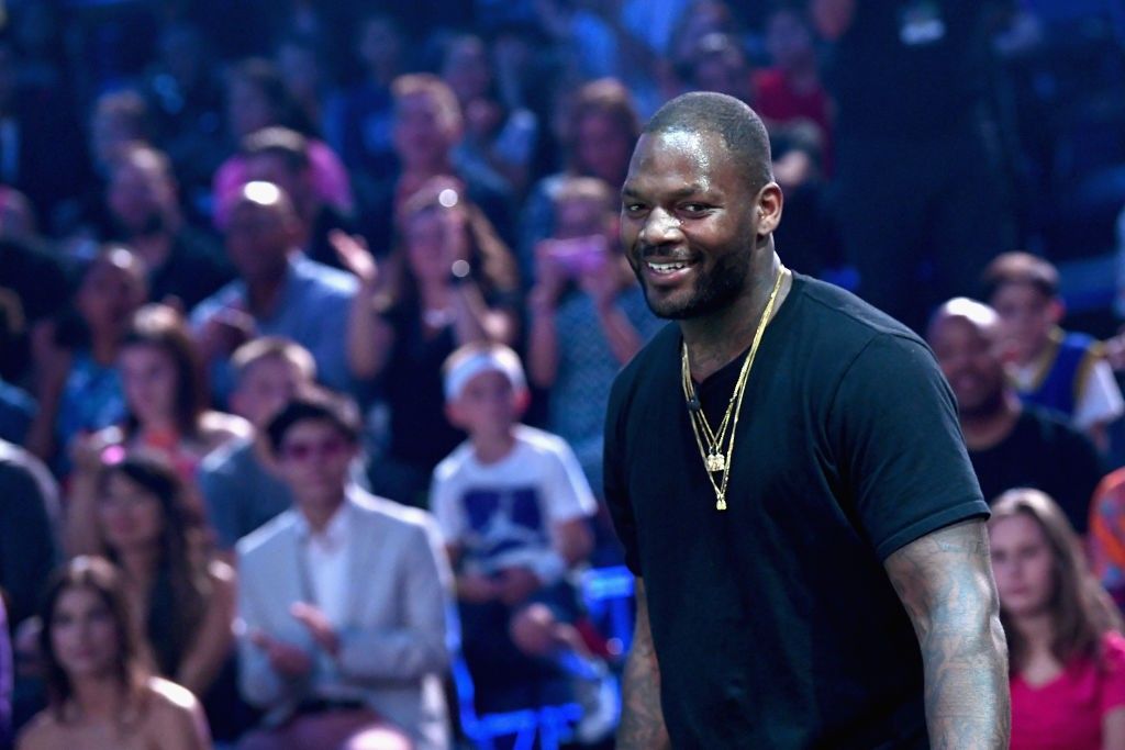 NFL Star Inspires Boys Beyond the Football Field, Teaches Us to Use Our Gifts to Help Others