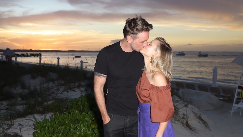 Kristen bell dax shepard 142 dollar wedding 1024x576