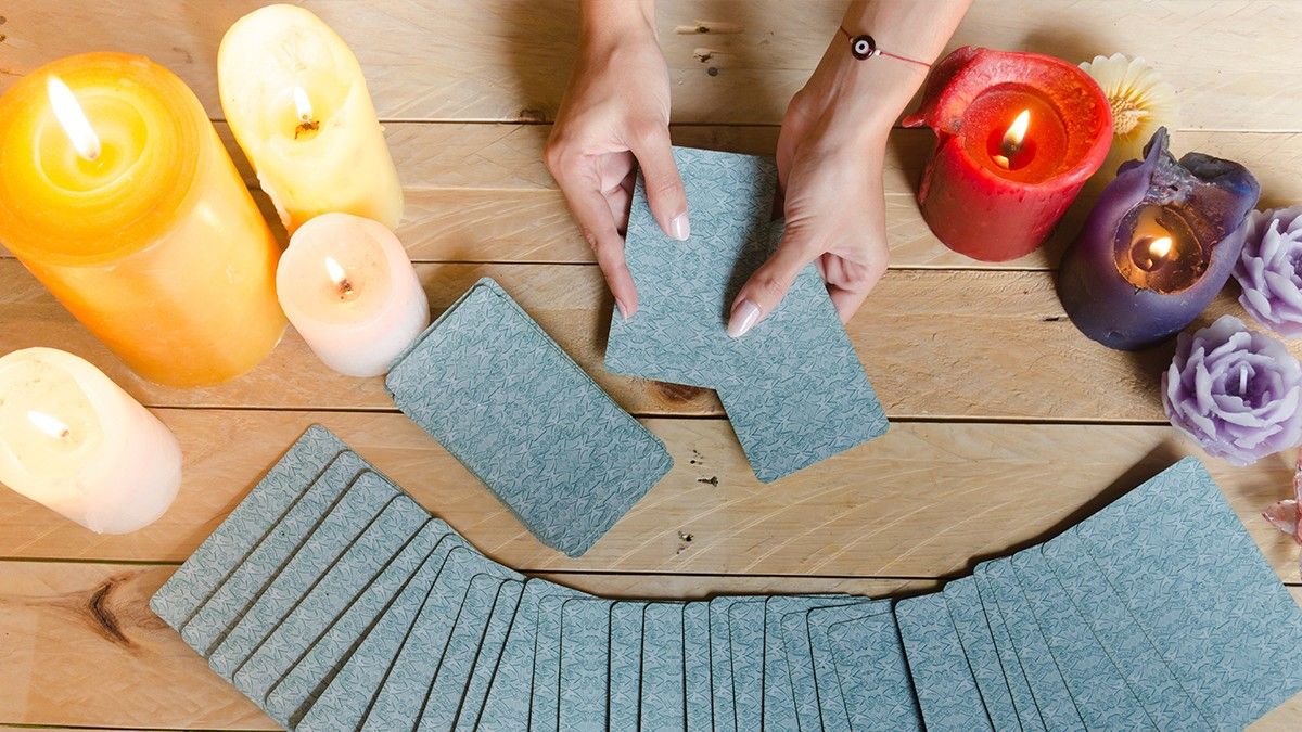 A Guide to Understanding Tarot Card Readings