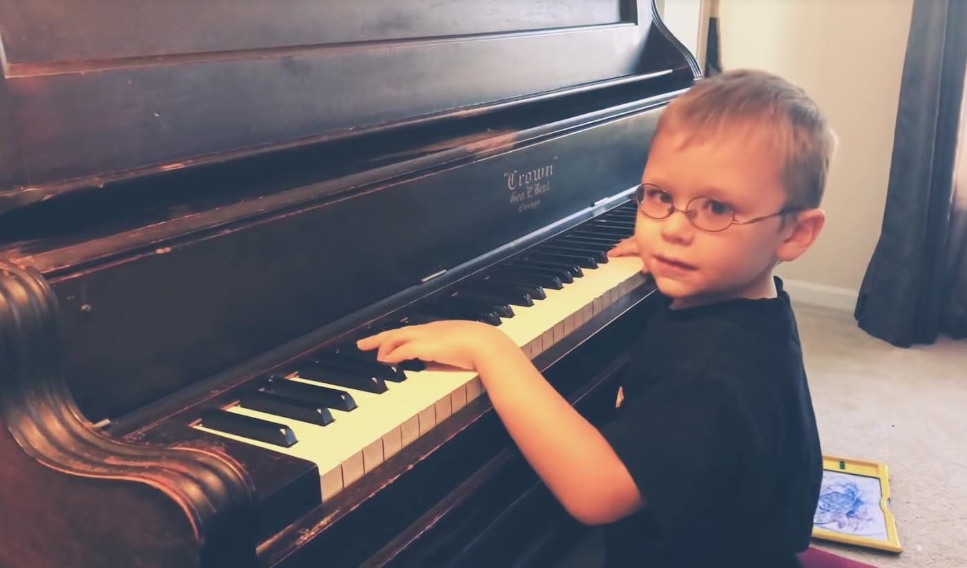 This Six-Year-Old Blind Piano Prodigy Taught Himself to Play "Bohemian Rhapsody" and Other Classic Covers by Ear