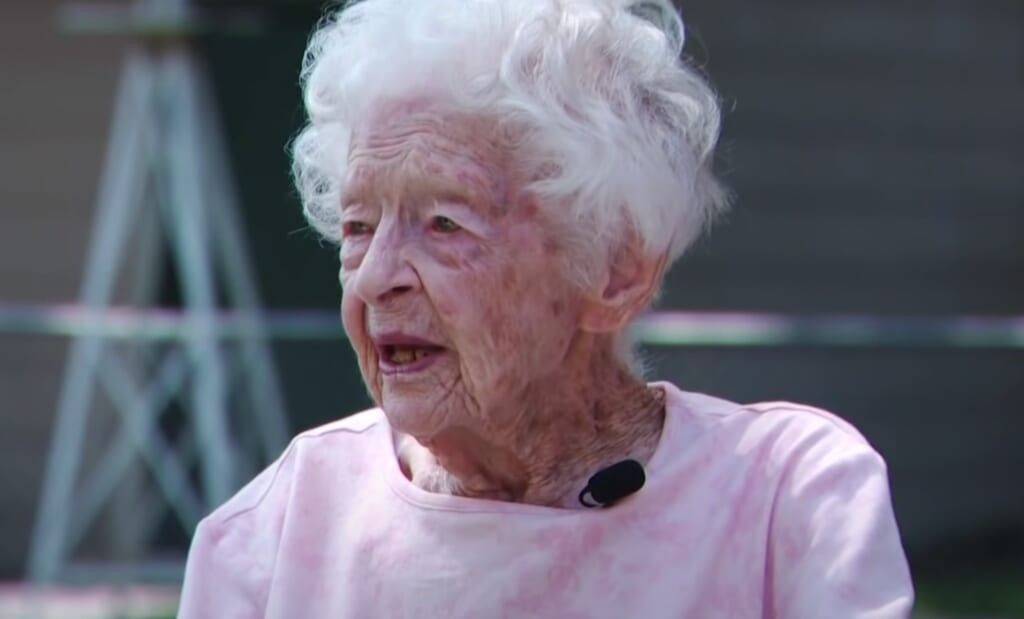 unlikely friendship between old woman and toddler