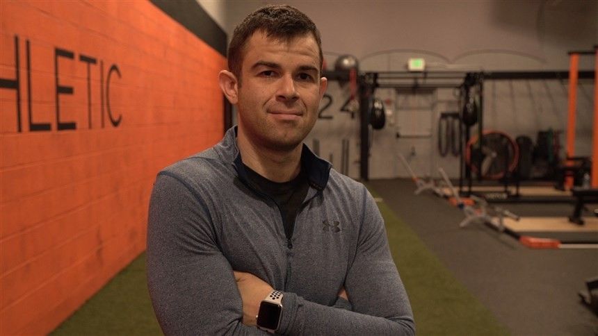 Inspiring Man Loses 50 Pounds In Prison, Continues to Transform His Life Through Fitness