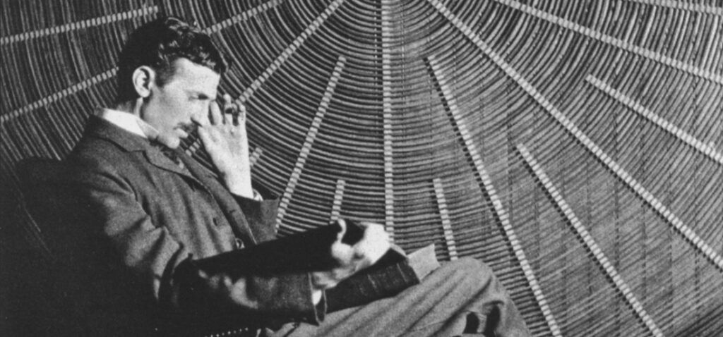picture-of-nikola-tesla-reading