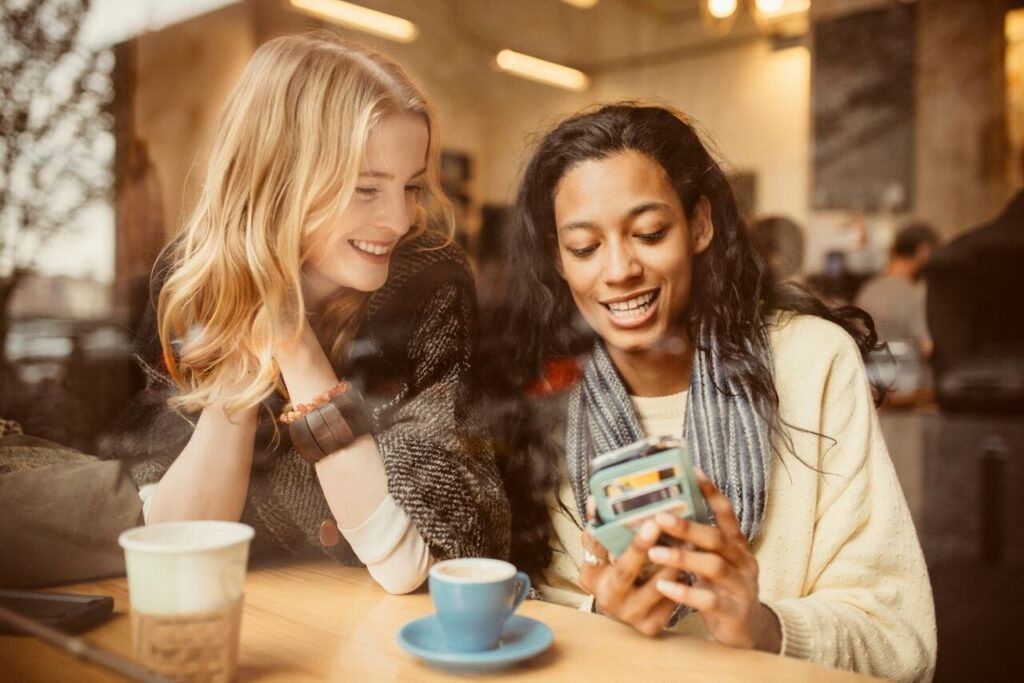 girls-using-app-for-networking