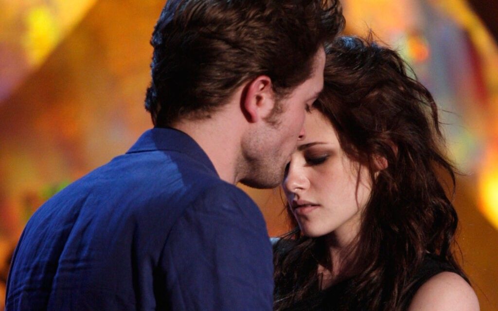 Robert Pattinson and Kristen Stewart