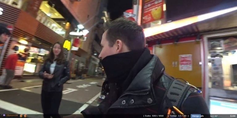 Alert Streamer Pretends To Be Woman's Friend To Save Her From Creep Following Her