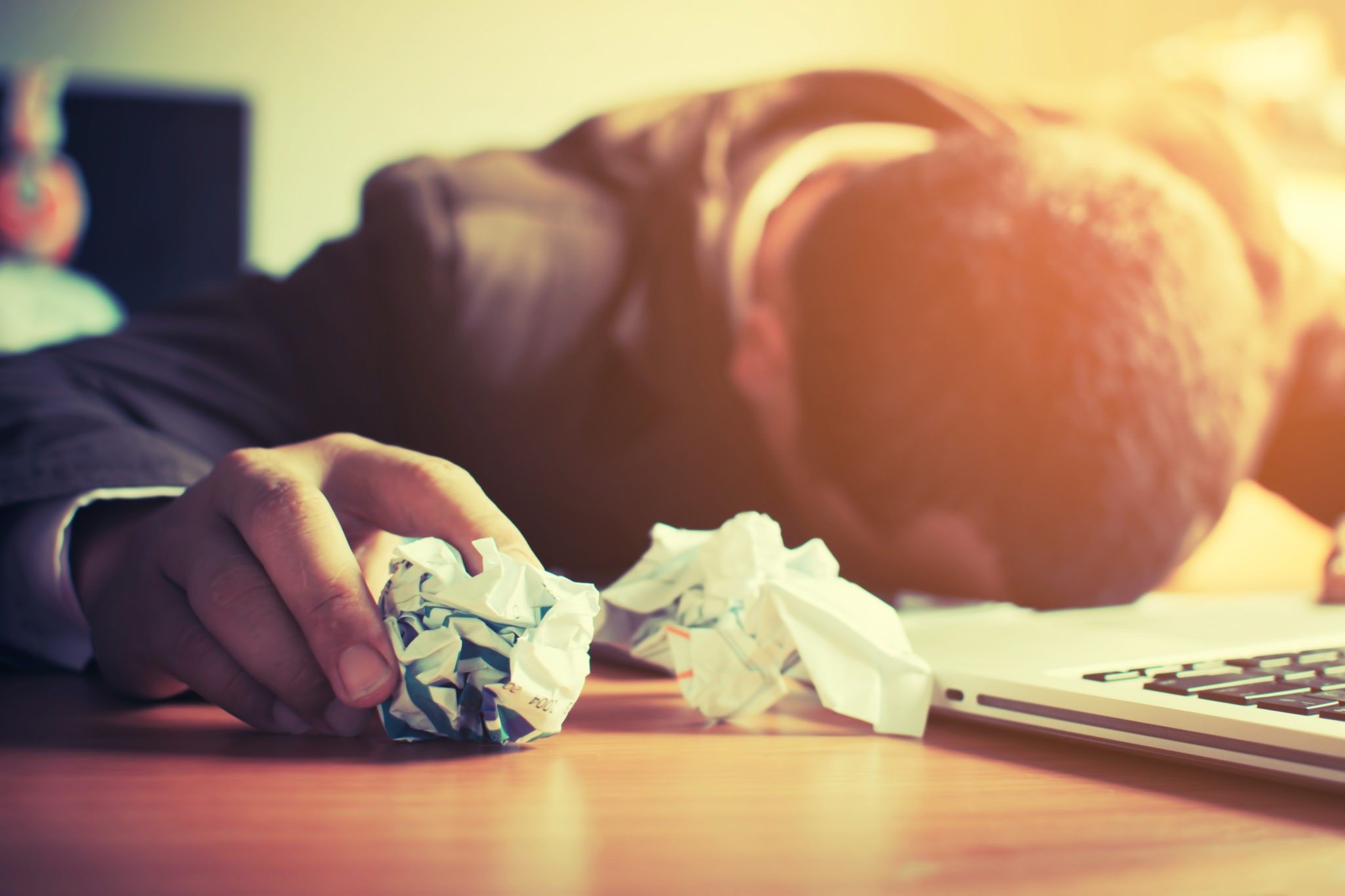 8 Caffeine-Free Tips for Beating the Afternoon Slump