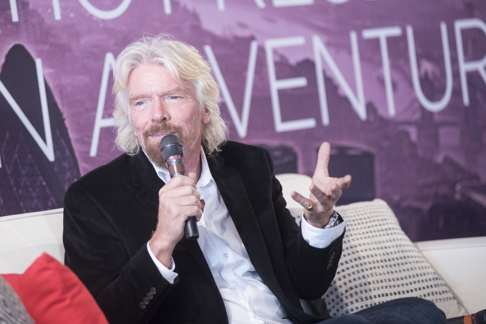 Billionaire CEOs like Richard Branson and Mark Zuckerberg All Do These 5 Things Daily
