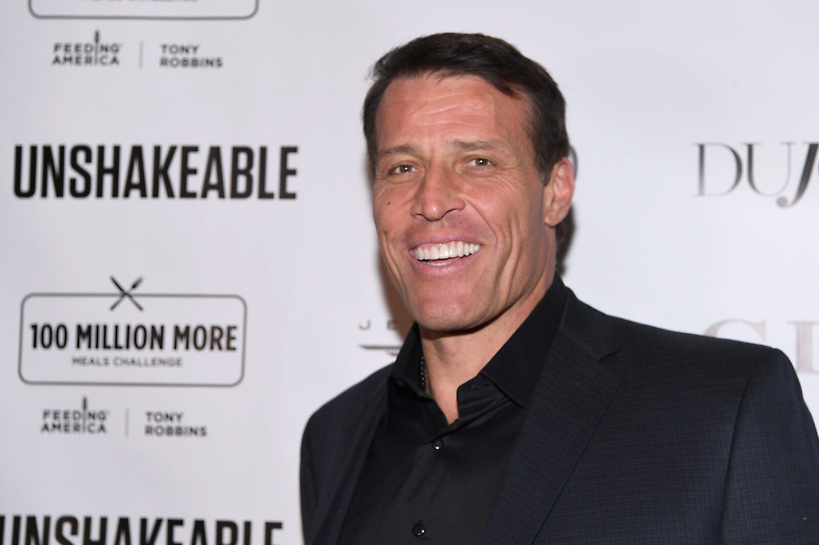 5 Daily Habits to Steal from Tony Robbins, Including Conditioning His Thoughts