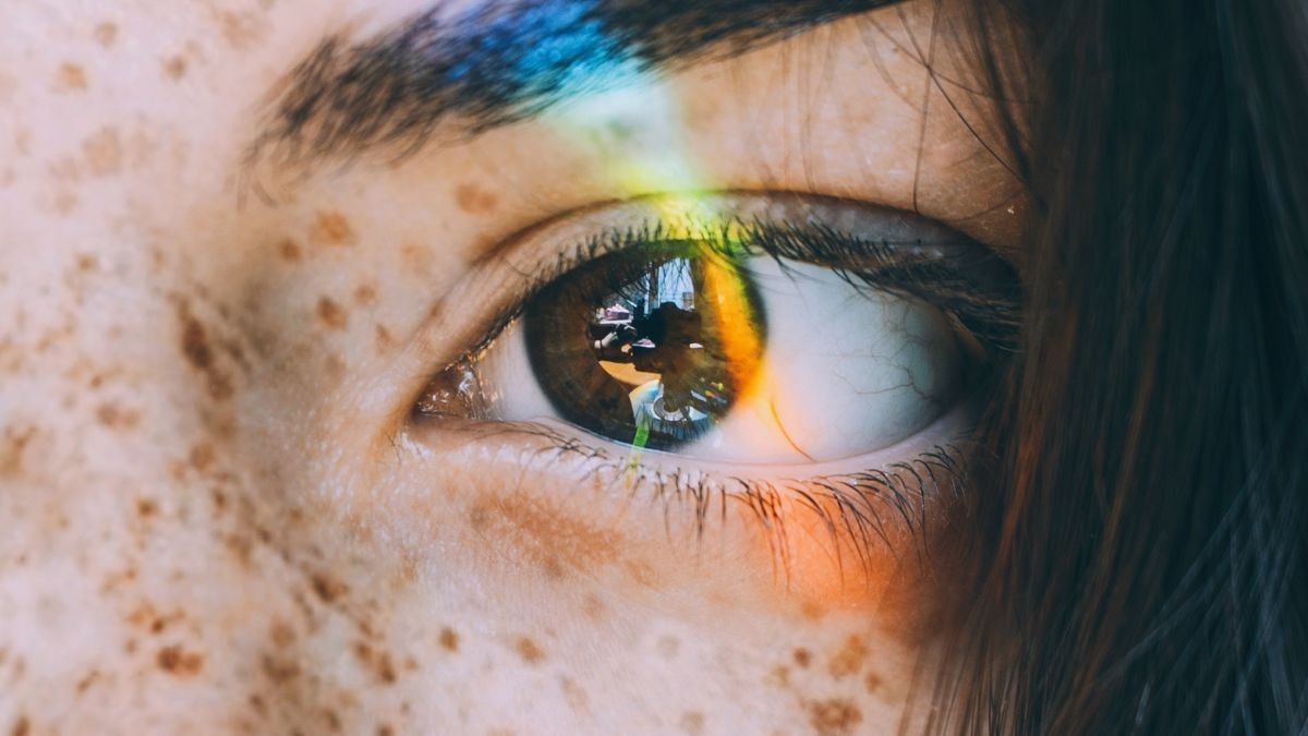 Projection Psychology: How Your Thoughts Project Onto the Canvas of the World