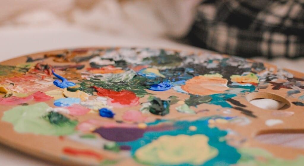 painters palette on bed