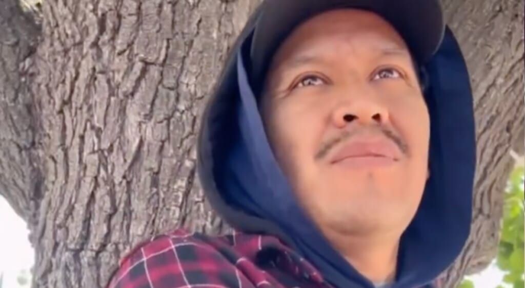 flower vendor has a tough day