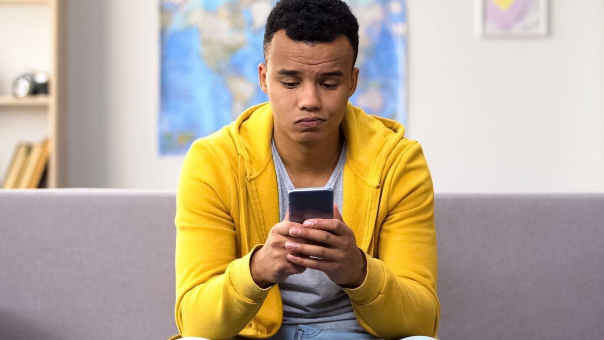 How To Stop Doomscrolling For Better Mental Health