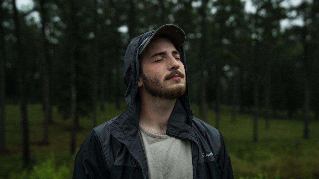 man-deep-thought-visualizing