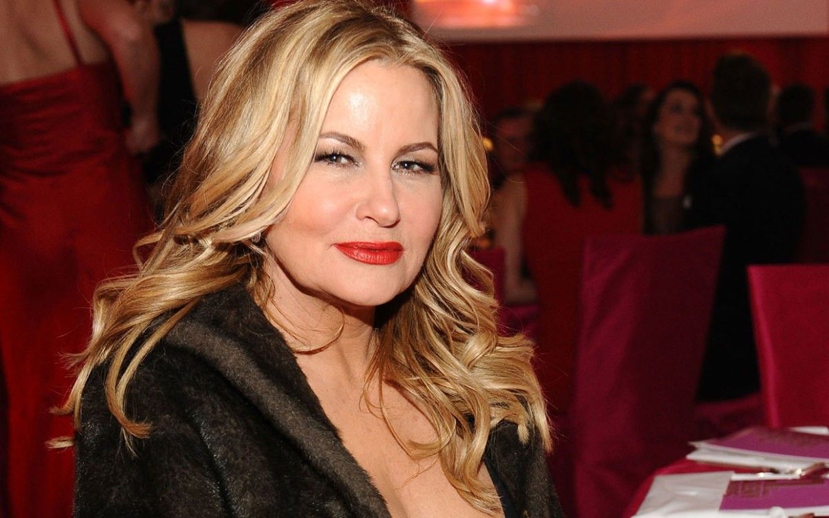 A 'Destructive’ Habit Destroyed Jennifer Coolidge - Her Comeback Is a Powerful Lesson
