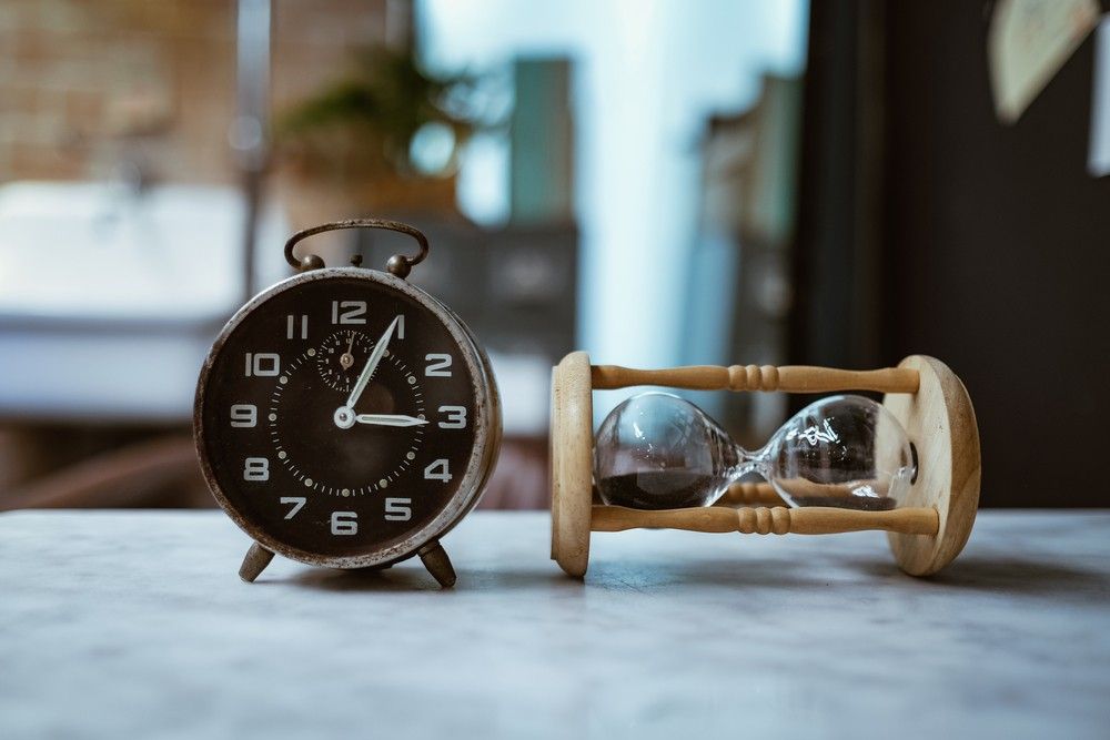 comparing-yourself-to-others-clocks