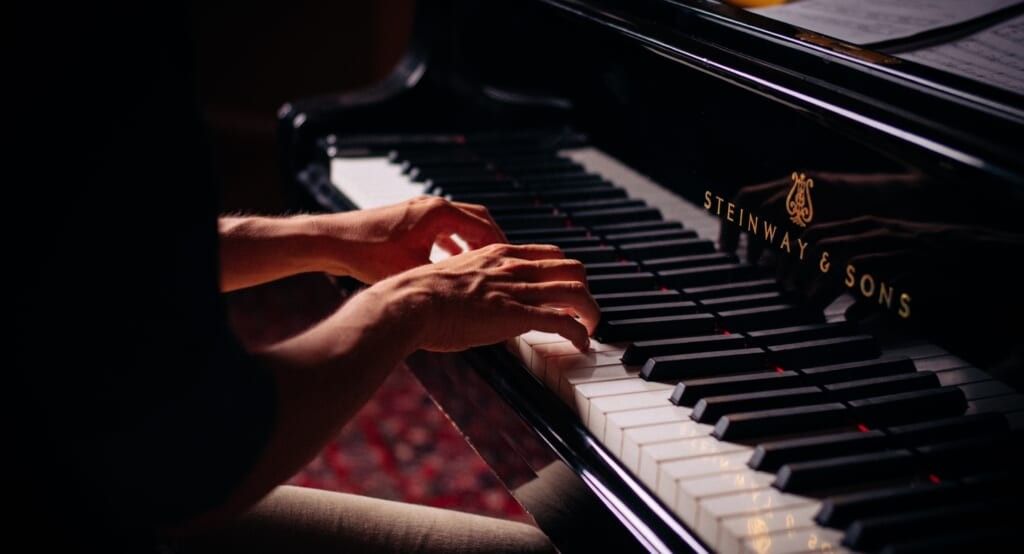 Claude gabriel yvevmytzmo4 unsplash 1024x554