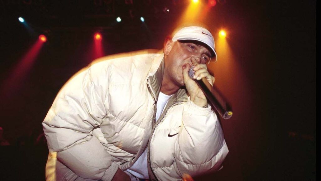 Eminem performing 1024x576