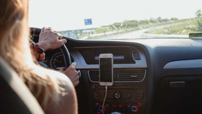 woman driving an uber