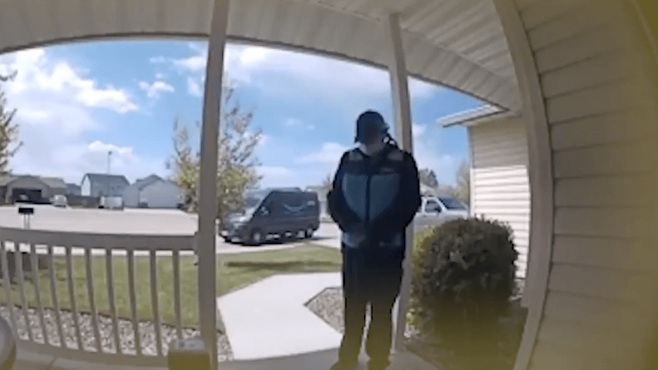 Amazon delivery woman praying