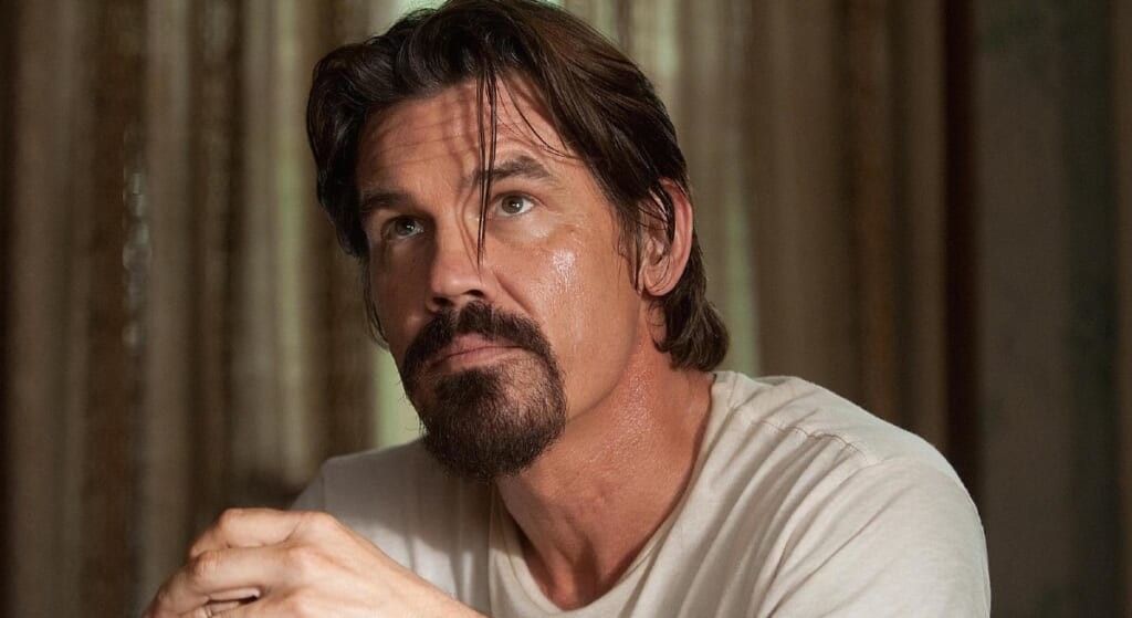Josh Brolin in Labor Day wearing white shirt.