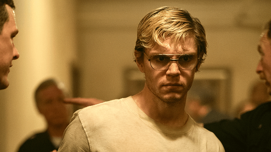 Evan Peters in Monster: The Jeffrey Dahmer Story