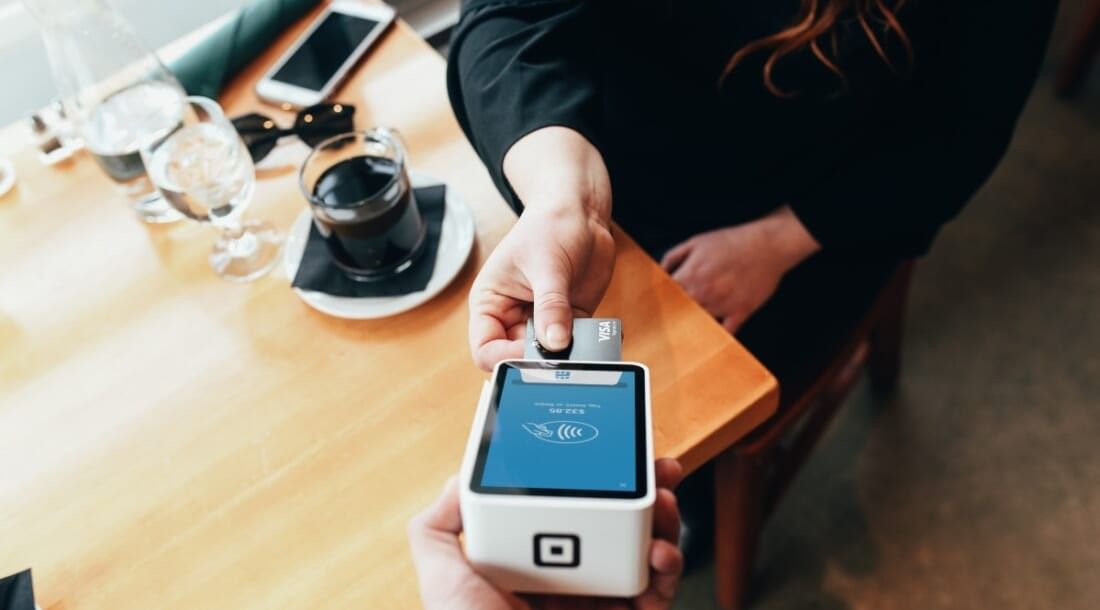 Waitress big tip note 1100x610