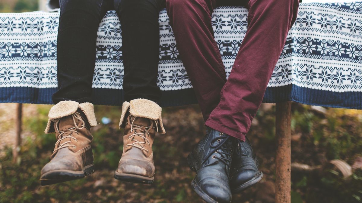 Are You Emotionally Unavailable—or Are You With Someone Who Is?